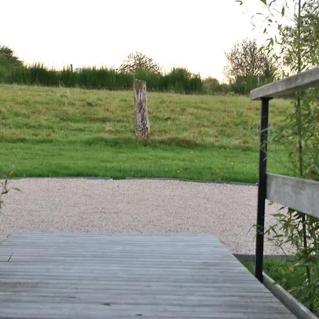 Un Espace Au Bord De L'eau Feriehus Paliseul